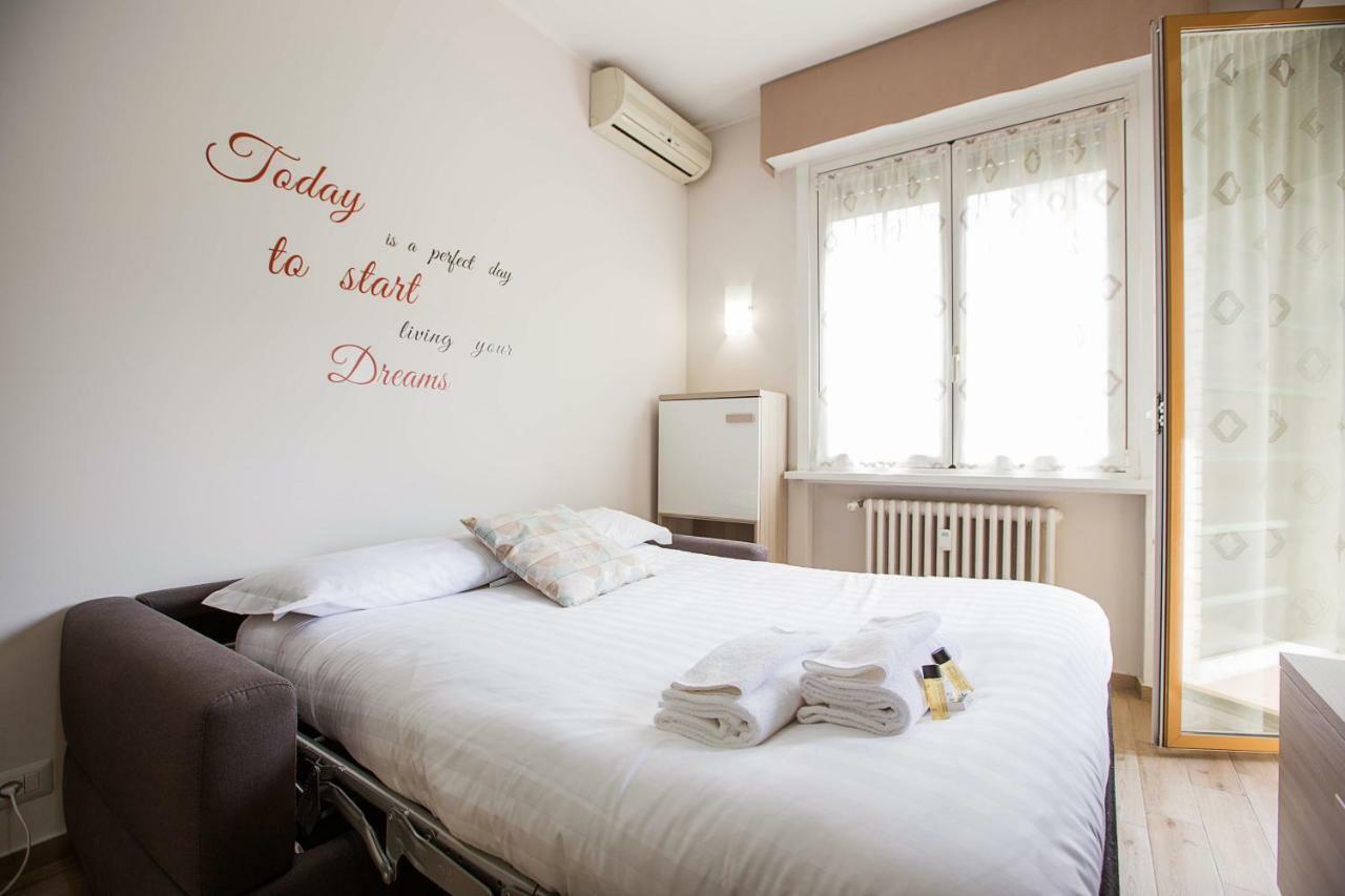 Lorenteggio Studio Apt Milan Exterior photo